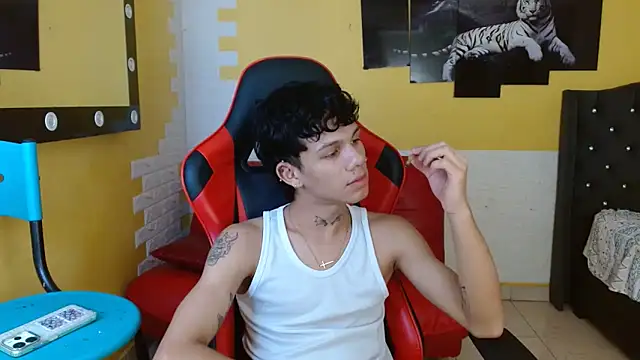 Snapshot of andy_dan18 chatting on 09/23/25, 05:38 andy dan18 online show from 09/23/25, 05:38