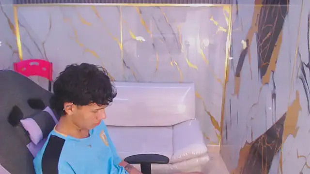 Snapshot of andy_dan18 chatting on 10/06/25, 03:20 andy dan18 online show from 10/06/25, 03:20