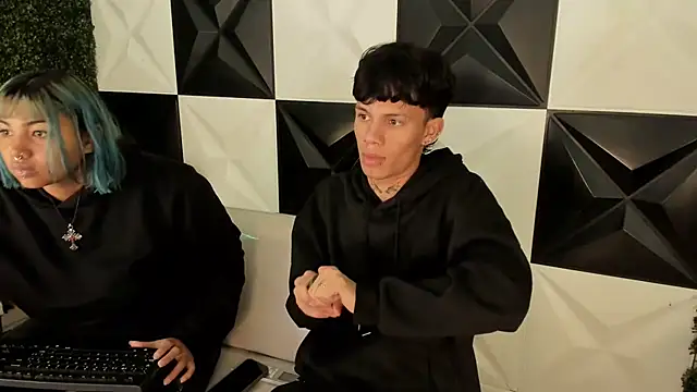 Snapshot of andy_dan18 chatting on 11/16/25, 06:35 andy dan18 online show from 11/16/25, 06:35