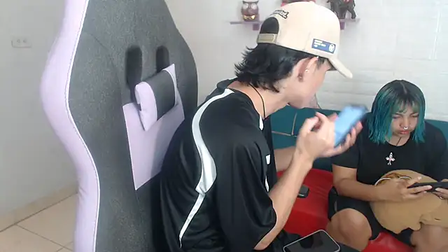 Snapshot of andy_dan18 chatting on 11/24/25, 03:34 andy dan18 online show from 11/24/25, 03:34