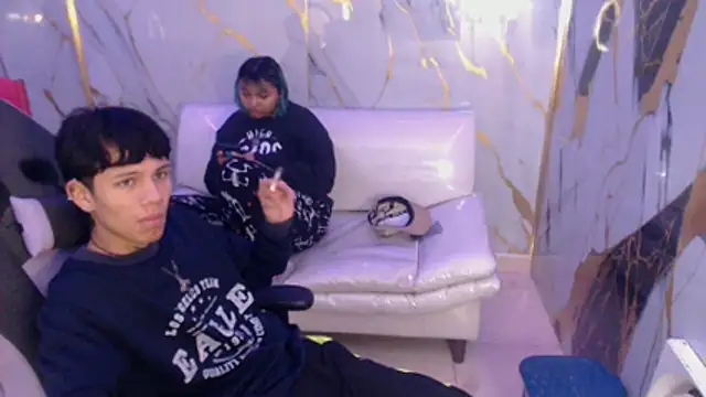 Snapshot of andy_dan18 chatting on 12/20/25, 02:13 andy dan18 online show from 12/20/25, 02:13