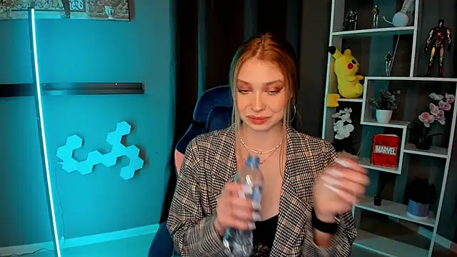 ElmaLee online show from 12/23/24, 09:18