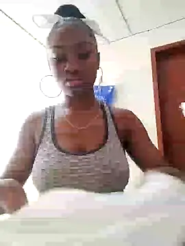 Snapshot of nikkystorm1_ chatting on 01/27/25, 09:22 nikkystorm1 online show from 01/27/25, 09:22