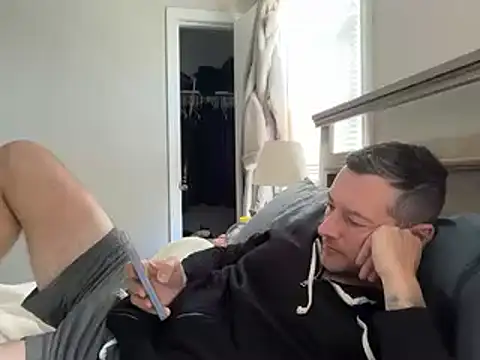 Snapshot of moon-boy chatting on 09/11/25, 03:12 moon-boy online show from 09/11/25, 03:12