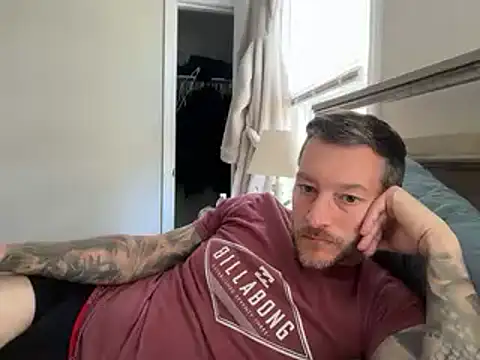 Snapshot of moon-boy chatting on 10/16/25, 04:30 moon-boy online show from 10/16/25, 04:30