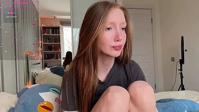 Awwwrora online show from 04/12/26, 11:26