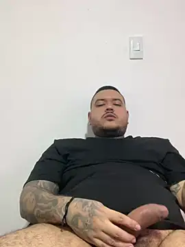 Snapshot of El_Titan1998 chatting on 01/01/25, 09:52 El Titan1998 online show from 01/01/25, 09:52