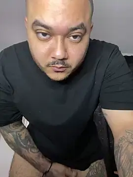 Snapshot of El_Titan1998 chatting on 01/26/25, 03:47 El Titan1998 online show from 01/26/25, 03:47