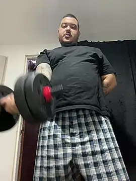 Snapshot of El_Titan1998 chatting on 02/23/25, 11:33 El Titan1998 online show from 02/23/25, 11:33