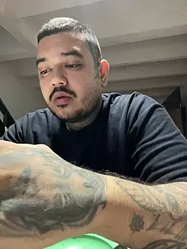 Snapshot of El_Titan1998 chatting on 03/05/25, 12:44 El Titan1998 online show from 03/05/25, 12:44