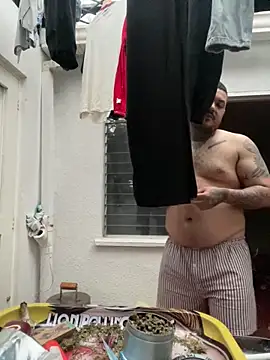 Snapshot of El_Titan1998 chatting on 03/07/25, 11:29 El Titan1998 online show from 03/07/25, 11:29