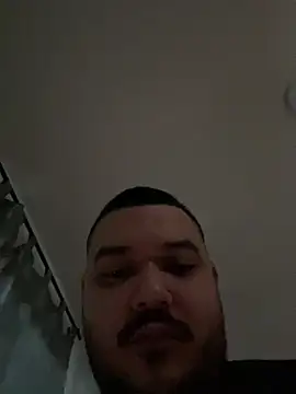 Snapshot of El_Titan1998 chatting on 03/14/25, 01:35 El Titan1998 online show from 03/14/25, 01:35