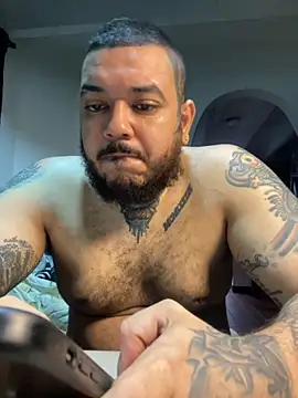 Snapshot of El_Titan1998 chatting on 10/19/25, 11:44 El Titan1998 online show from 10/19/25, 11:44