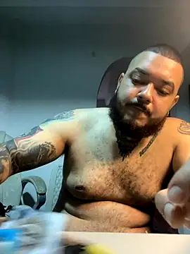 Snapshot of El_Titan1998 chatting on 10/30/25, 11:55 El Titan1998 online show from 10/30/25, 11:55