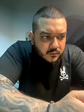 Snapshot of El_Titan1998 chatting on 11/02/25, 11:23 El Titan1998 online show from 11/02/25, 11:23