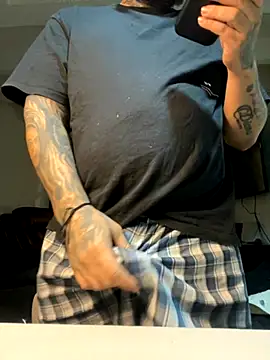 Snapshot of El_Titan1998 chatting on 11/07/25, 12:16 El Titan1998 online show from 11/07/25, 12:16