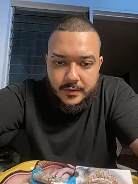 Snapshot of El_Titan1998 chatting on 11/13/25, 11:03 El Titan1998 online show from 11/13/25, 11:03