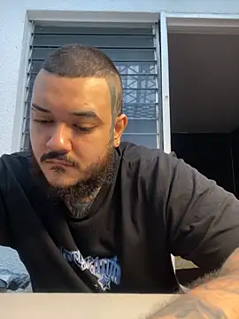 Snapshot of El_Titan1998 chatting on 11/14/25, 10:07 El Titan1998 online show from 11/14/25, 10:07