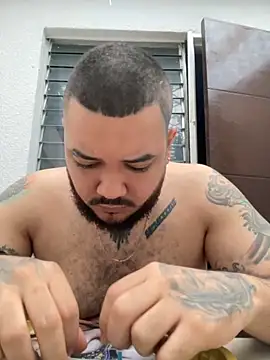 Snapshot of El_Titan1998 chatting on 11/28/25, 11:35 El Titan1998 online show from 11/28/25, 11:35