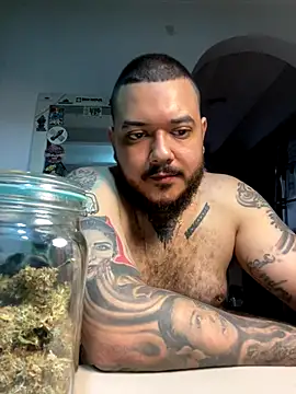 Snapshot of El_Titan1998 chatting on 12/15/25, 12:09 El Titan1998 online show from 12/15/25, 12:09