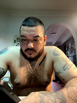 Snapshot of El_Titan1998 chatting on 12/18/25, 02:01 El Titan1998 online show from 12/18/25, 02:01