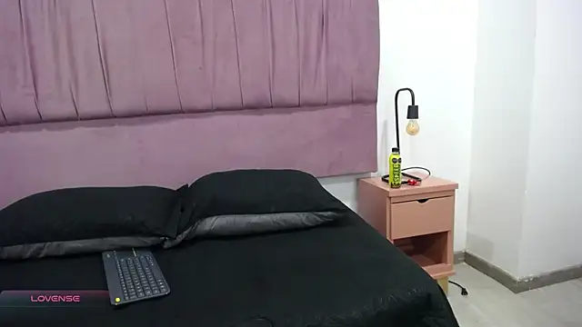 PamelaEvans   online show from 03/20/25, 08:40