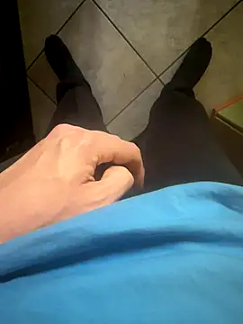 Snapshot of Dvddd chatting on 11/05/25, 11:32 Dvddd online show from 11/05/25, 11:32