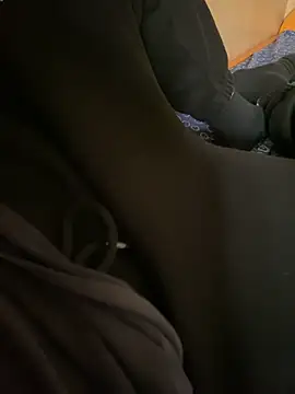 Snapshot of Dvddd chatting on 11/28/25, 09:45 Dvddd online show from 11/28/25, 09:45