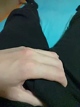 Snapshot of Dvddd chatting on 12/05/25, 04:47 Dvddd online show from 12/05/25, 04:47