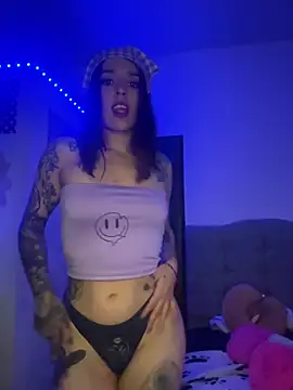 Snapshot of BlueStoneX chatting on 02/08/25, 07:37 BlueStoneX online show from 02/08/25, 07:37