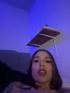 Snapshot of BlueStoneX chatting on 02/12/25, 07:55 BlueStoneX online show from 02/12/25, 07:55