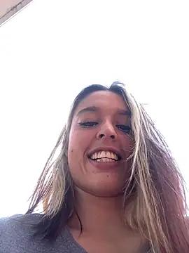 Snapshot of BlueStoneX chatting on 11/27/25, 03:25 BlueStoneX online show from 11/27/25, 03:25