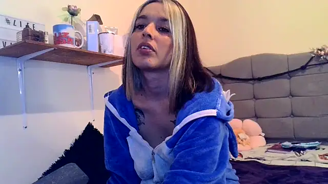 Snapshot of BlueStoneX chatting on 03/02/26, 07:15 BlueStoneX online show from 03/02/26, 07:15