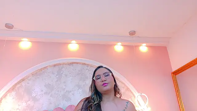 MiaLaurents online show from 11/21/25, 04:33