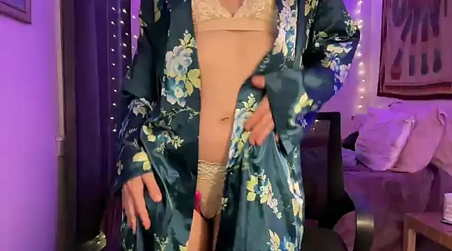 Snapshot of leahsparkles chatting on 03/19/25, 03:52 leahsparkles online show from 03/19/25, 03:52