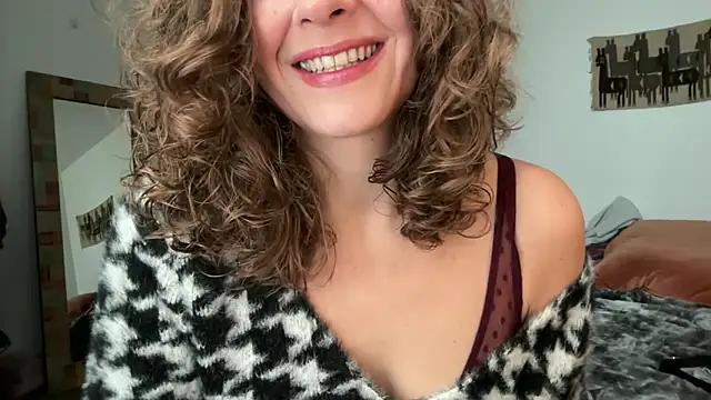 Snapshot of leahsparkles chatting on 11/03/25, 03:02 leahsparkles online show from 11/03/25, 03:02