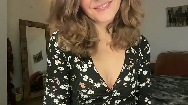 Snapshot of leahsparkles chatting on 11/30/25, 01:15 leahsparkles online show from 11/30/25, 01:15