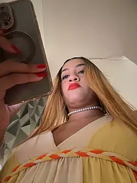 Snapshot of Mariapaula chatting on 01/09/25, 08:33 Mariapaula online show from 01/09/25, 08:33