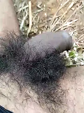 Snapshot of Guru2 chatting on 12/28/24, 11:30 Guru2 online show from 12/28/24, 11:30