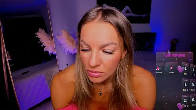 Snapshot of Oliva_Candy chatting on 11/09/25, 09:40 Oliva Candy online show from 11/09/25, 09:40