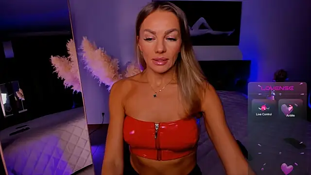 Snapshot of Oliva_Candy chatting on 11/12/25, 07:53 Oliva Candy online show from 11/12/25, 07:53