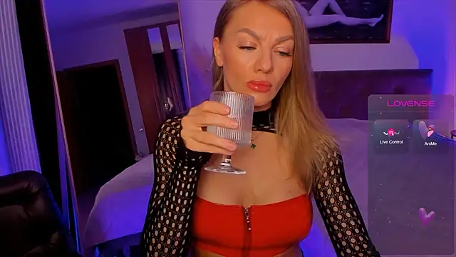 Oliva Candy online show from 03/27/26, 06:40