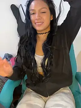 Snapshot of Charlotemonroe chatting on 01/08/25, 07:56 Charlotemonroe online show from 01/08/25, 07:56