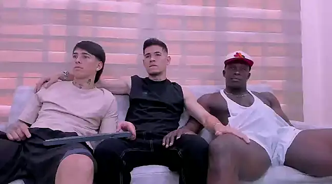 Snapshot of hell_twink chatting on 01/07/25, 07:49 hell twink online show from 01/07/25, 07:49