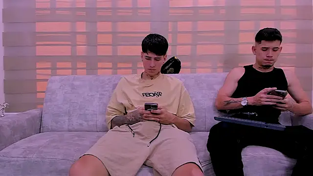 Snapshot of hell_twink chatting on 01/22/25, 08:17 hell twink online show from 01/22/25, 08:17