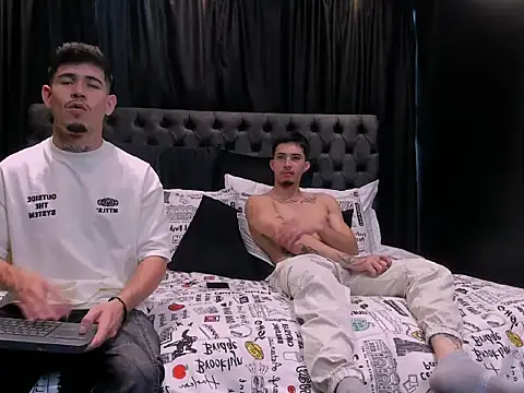 hell twink online show from 02/15/26, 09:11