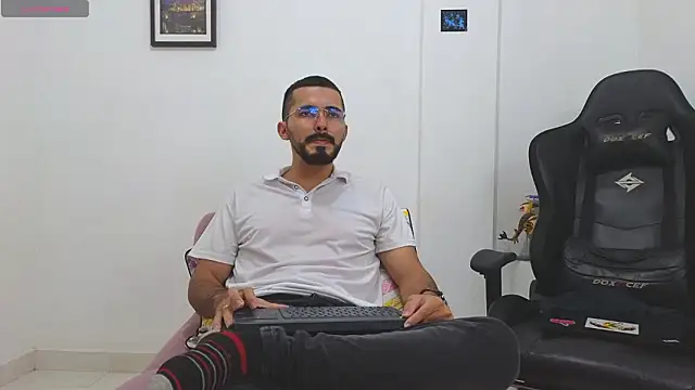 Massimoo 07 online show from 02/01/26, 08:40