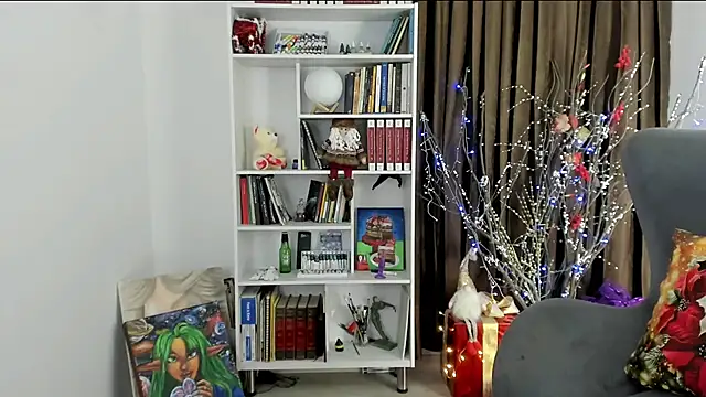 Snapshot of TORALAY chatting on 01/03/25, 07:39 TORALAY online show from 01/03/25, 07:39