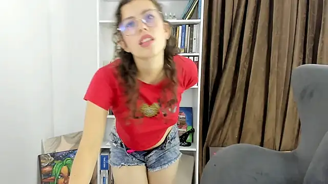 Snapshot of TORALAY chatting on 01/06/25, 09:22 TORALAY online show from 01/06/25, 09:22