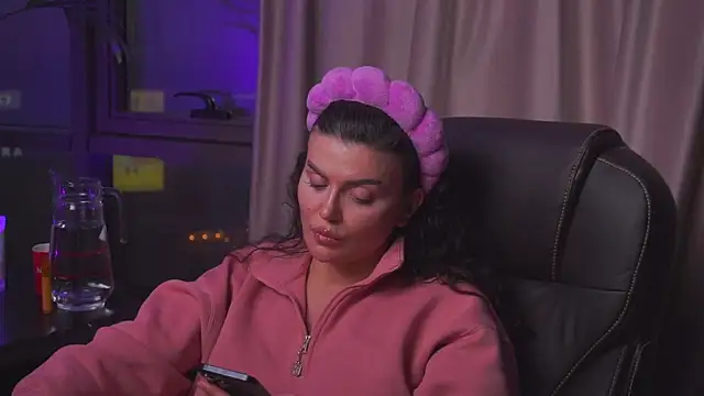 Snapshot of myakalifa chatting on 12/31/24, 05:44 myakalifa online show from 12/31/24, 05:44